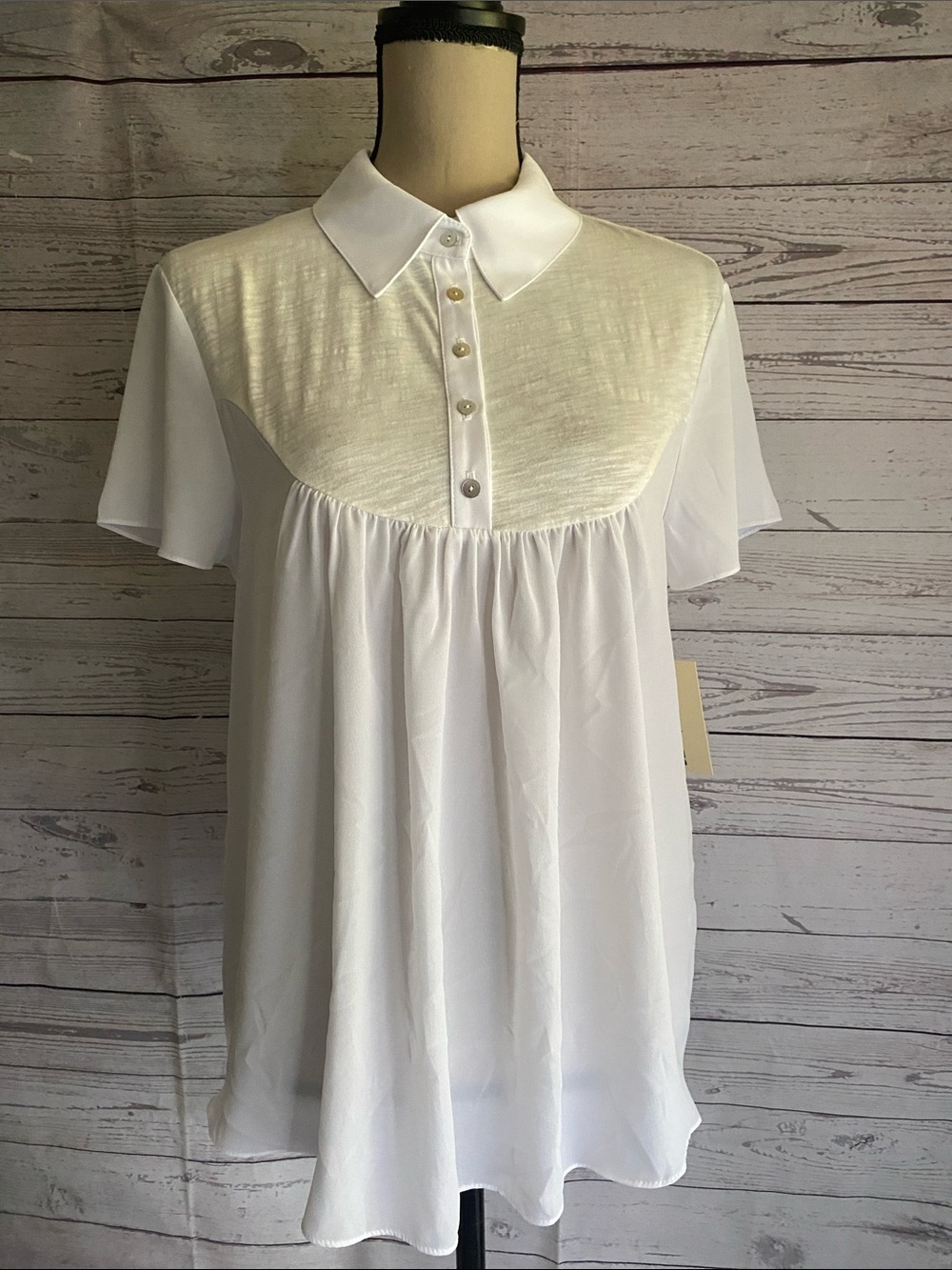 everleigh White Short-Sleeve Buttoned Yoke Blouse